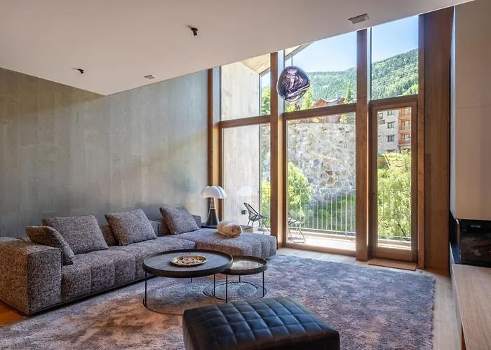 Isard Penthouse & Spa