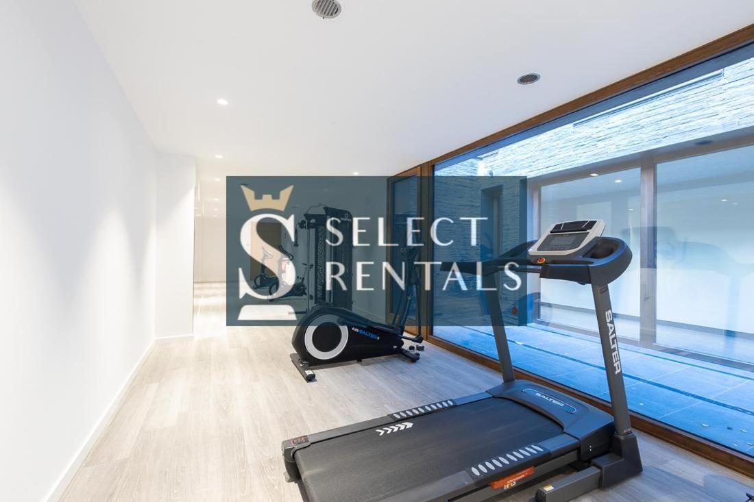 Butas Isard Penthouse &