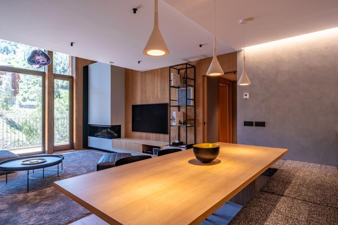 Isard Penthouse &