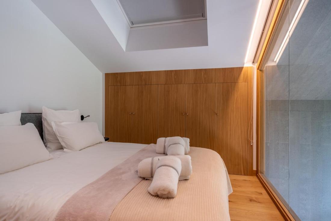 Isard Penthouse &
